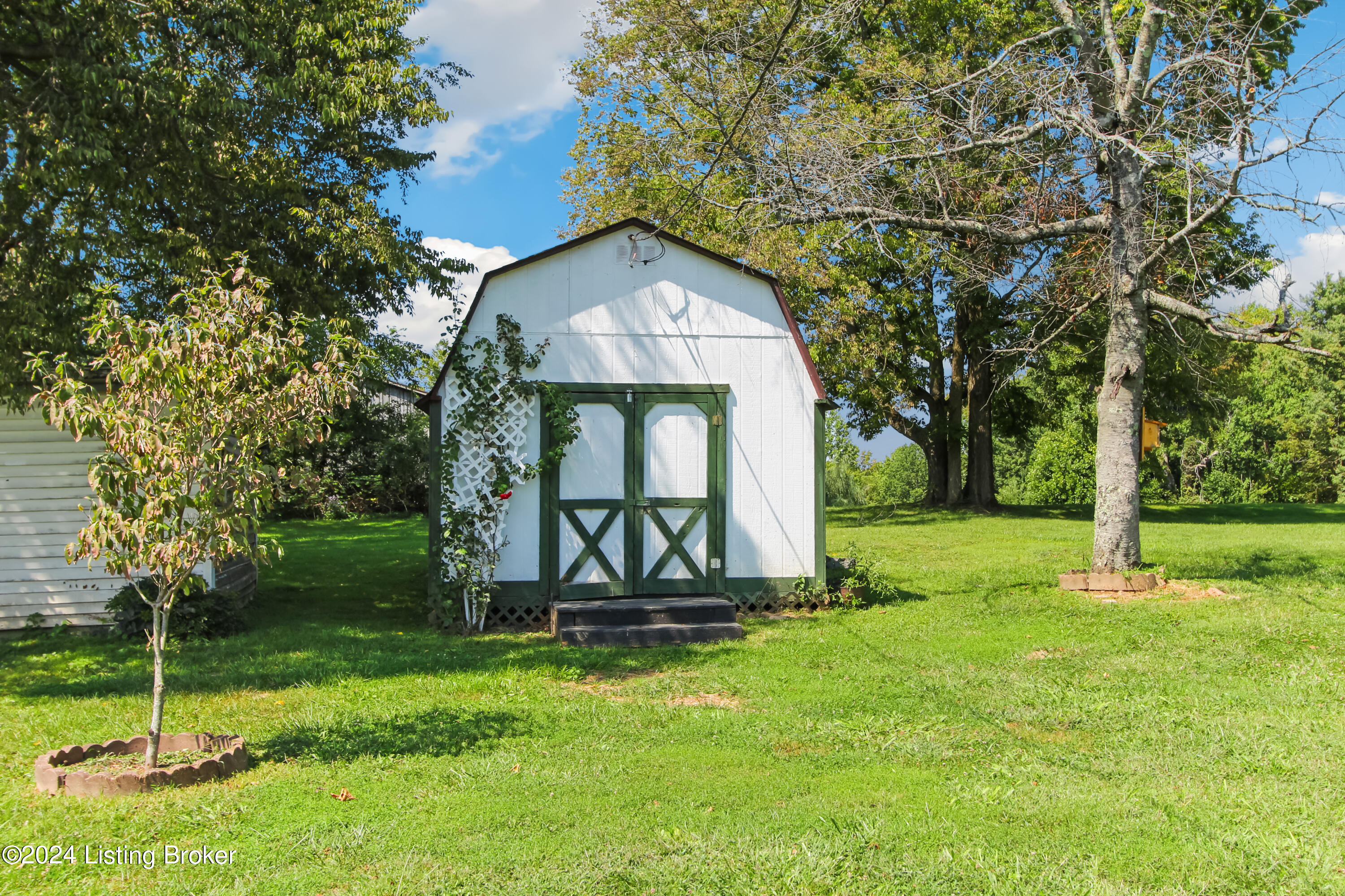 1431 Alton Road Lawrenceburg, KY 40342 - Photo 38 of 40 039