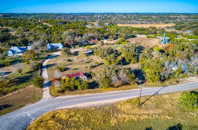 a view of an outdoor space
