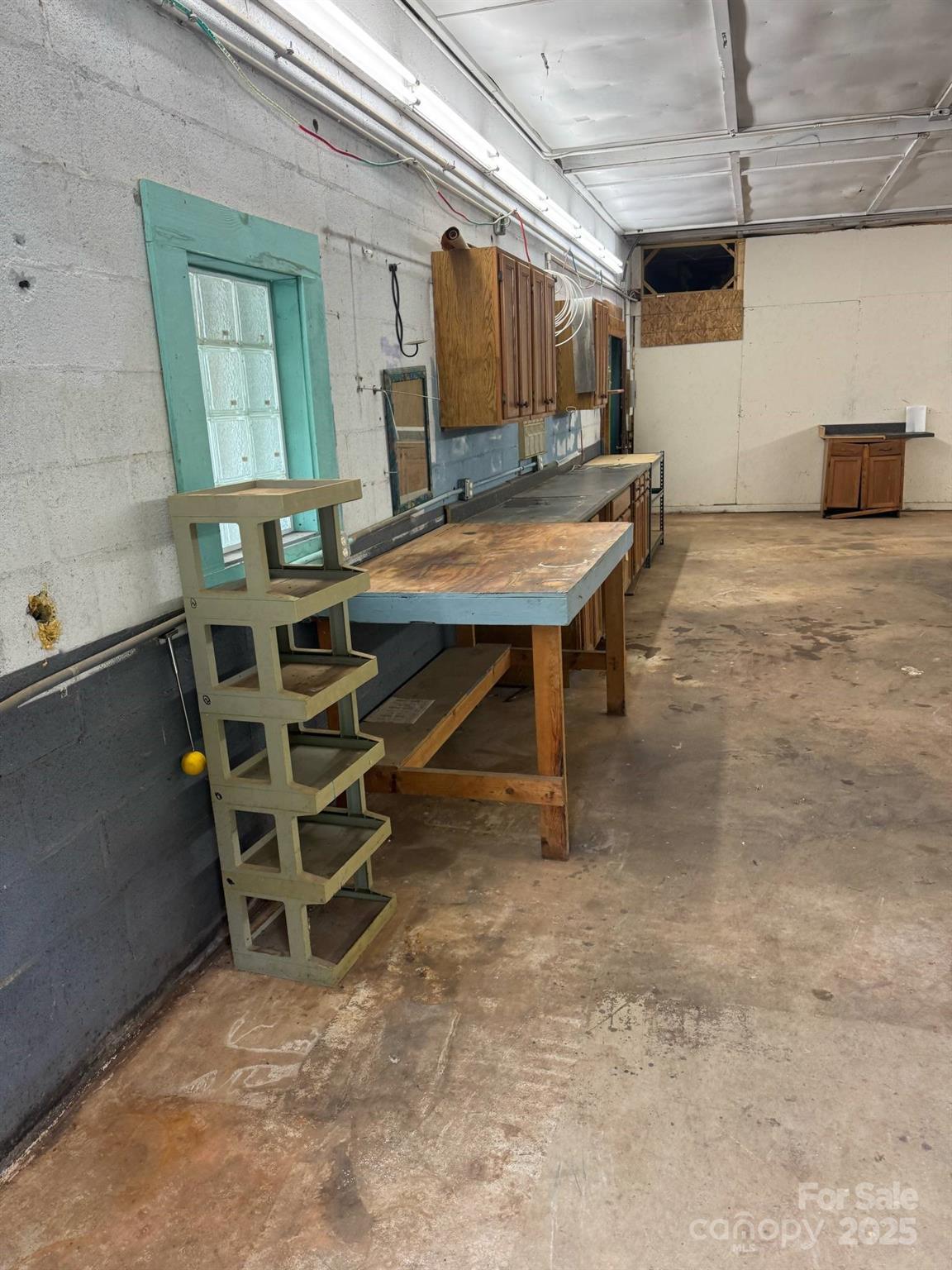 55 Duke Street Granite Falls, NC 28630 - Photo 35 of 45 a view of a room with table tennis table