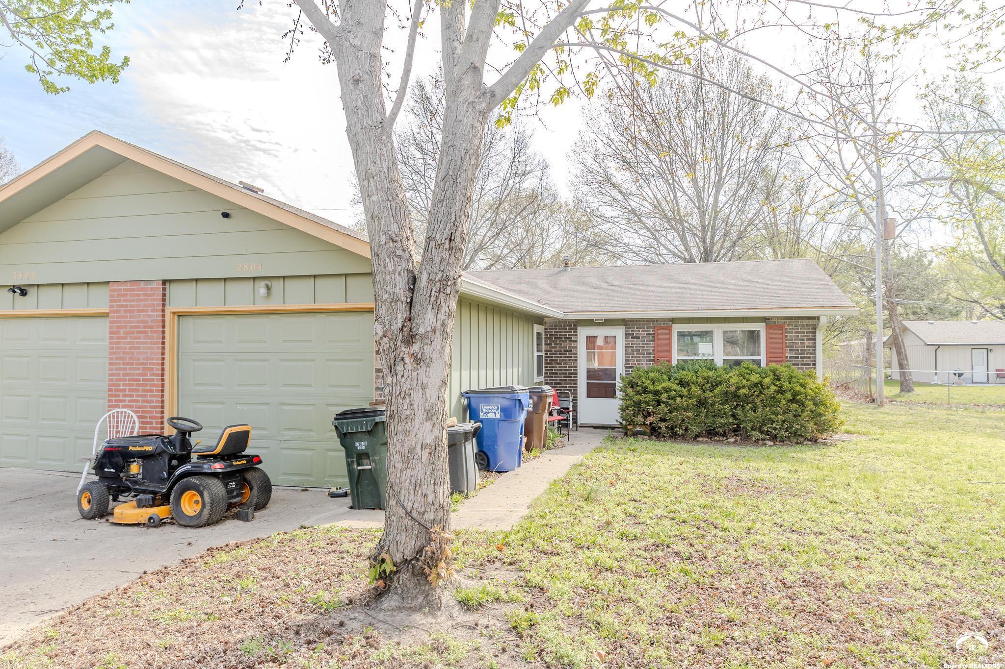 2802-2804 Ridge Court Lawrence, KS 66046 - Photo 5 of 10