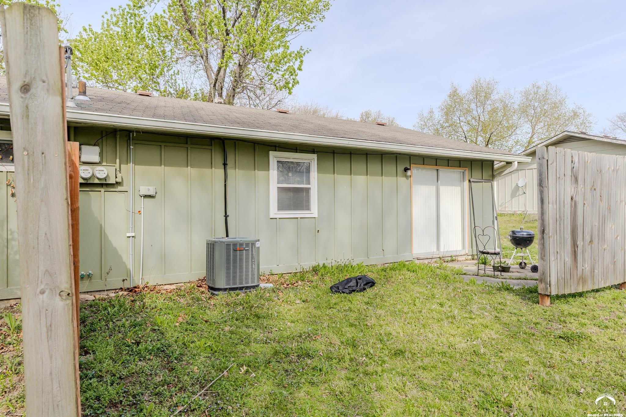 2802-2804 Ridge Court Lawrence, KS 66046 - Photo 8 of 10
