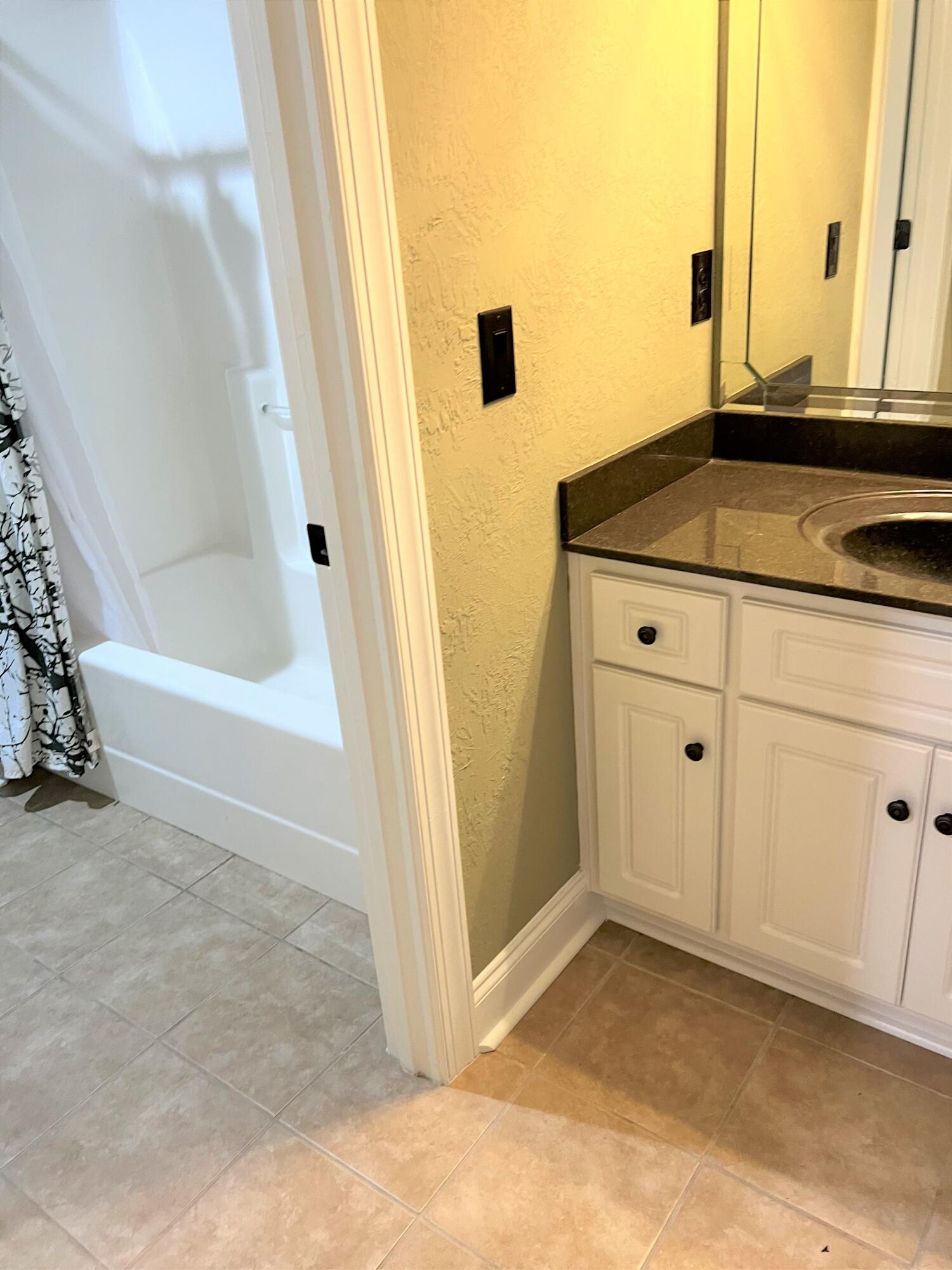 4220 Hardy Road Martinez, GA 30907 - Photo 17 of 35 R Hardy jack and jill bathroom2