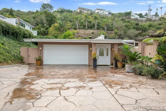 $2,750,000 | 7202 Via Capri, La Jolla, CA 92037
