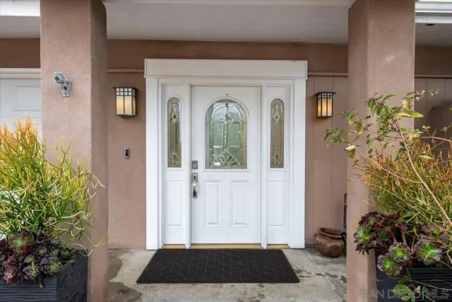 $2,750,000 | 7202 Via Capri, La Jolla, CA 92037