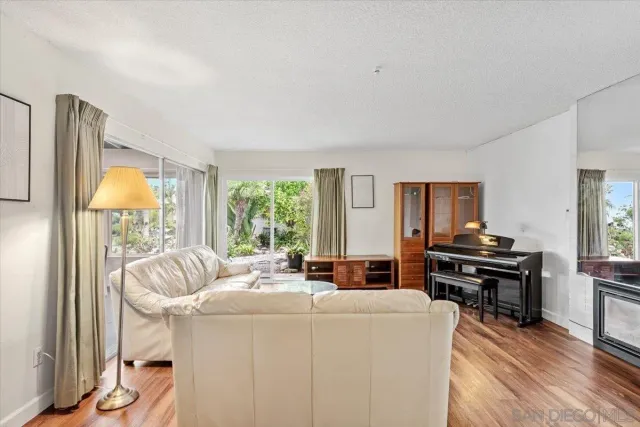 $2,750,000 | 7202 Via Capri, La Jolla, CA 92037