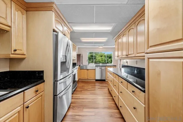 $2,750,000 | 7202 Via Capri, La Jolla, CA 92037