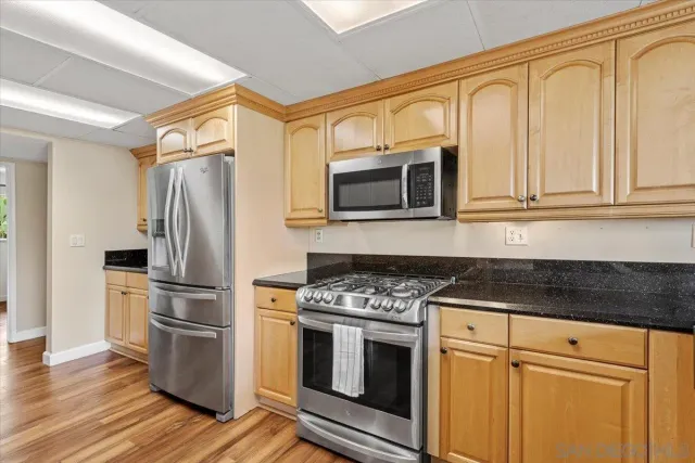 $2,750,000 | 7202 Via Capri, La Jolla, CA 92037