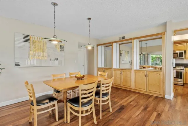 $2,750,000 | 7202 Via Capri, La Jolla, CA 92037