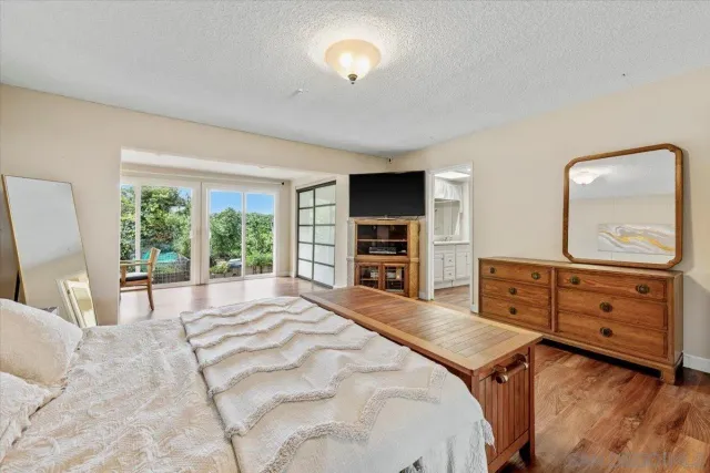 $2,750,000 | 7202 Via Capri, La Jolla, CA 92037