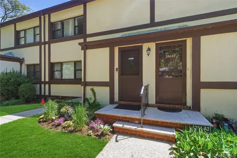 $355,000 | 286 Cherry Valley Avenue, Unit A2, Garden City, NY 11530