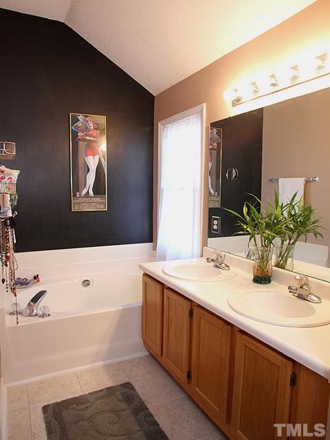 537 Hanska Way Raleigh, NC 27610 - Photo 7 of 14 Gallery Image 7