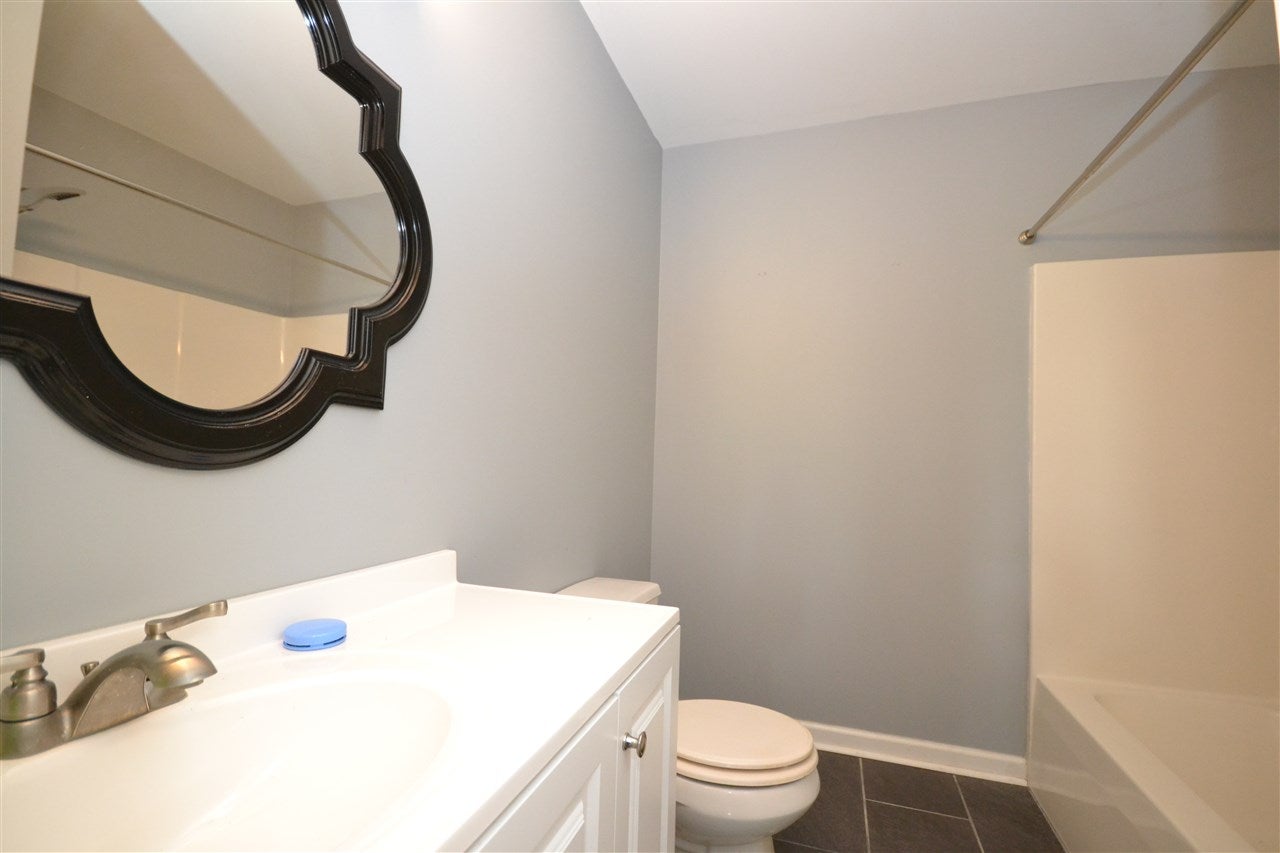 1834 Greencastle Road Bowling Green, KY 42101 - Photo 17 of 33 Gallery Image 17