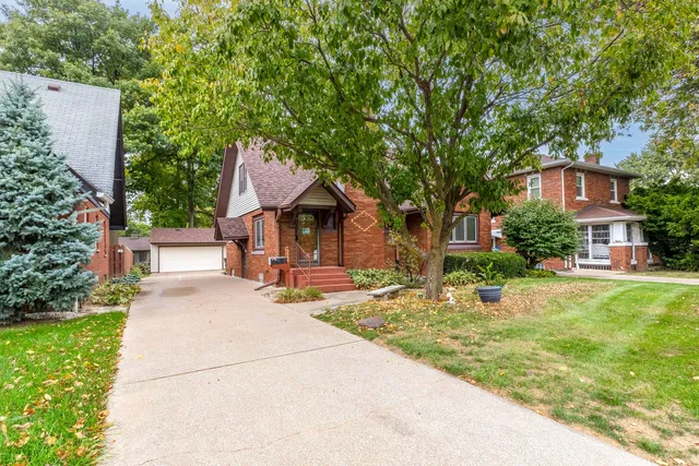 $180,000 | 2534 30th Street, Rock Island, IL 61201