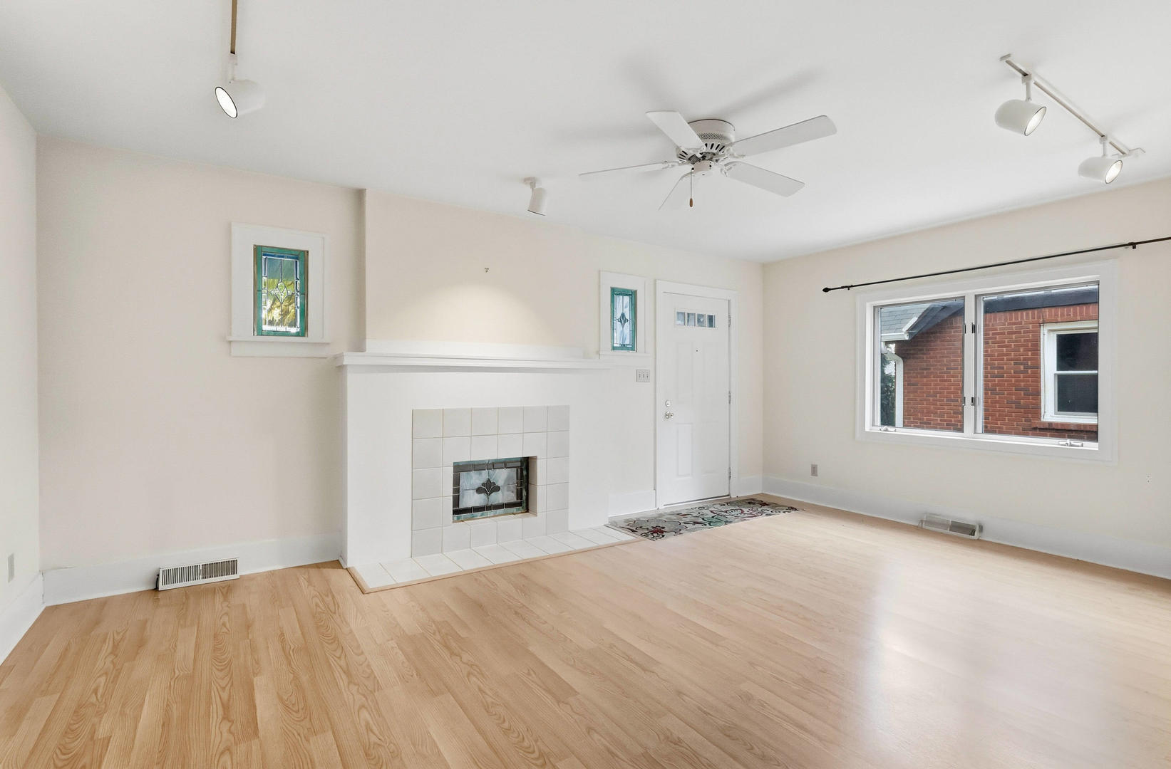 2534 30th Street Rock Island, IL 61201 - Photo 2 of 32