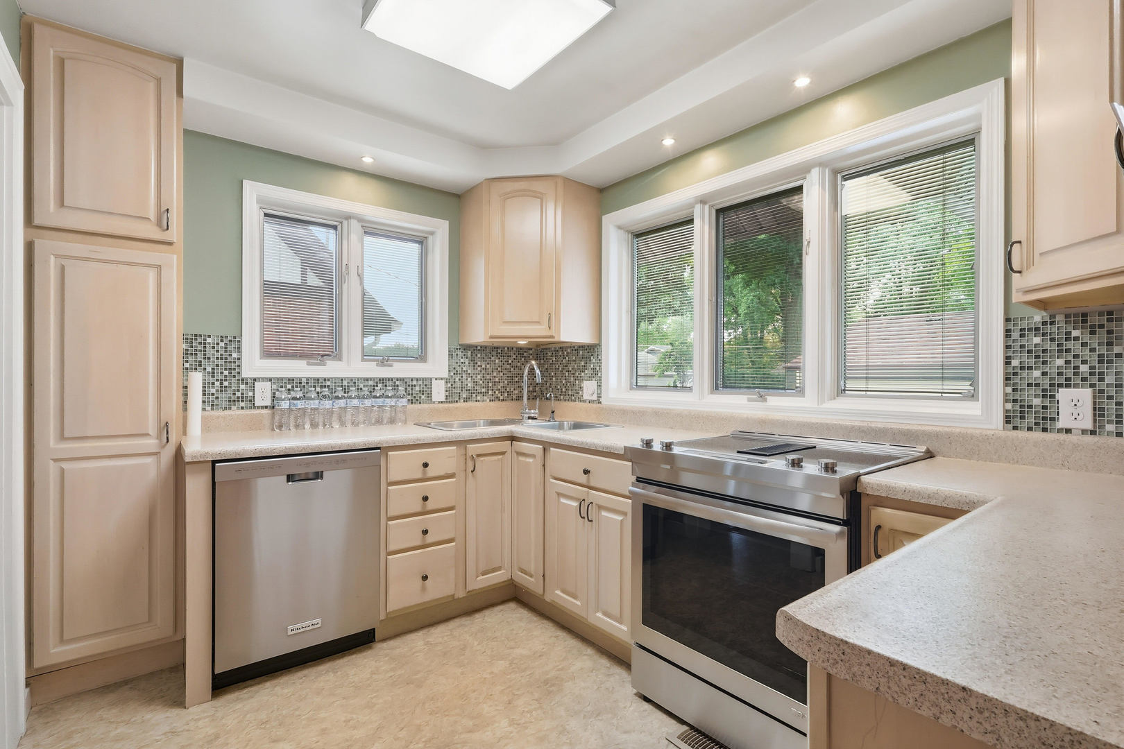 2534 30th Street Rock Island, IL 61201 - Photo 8 of 32