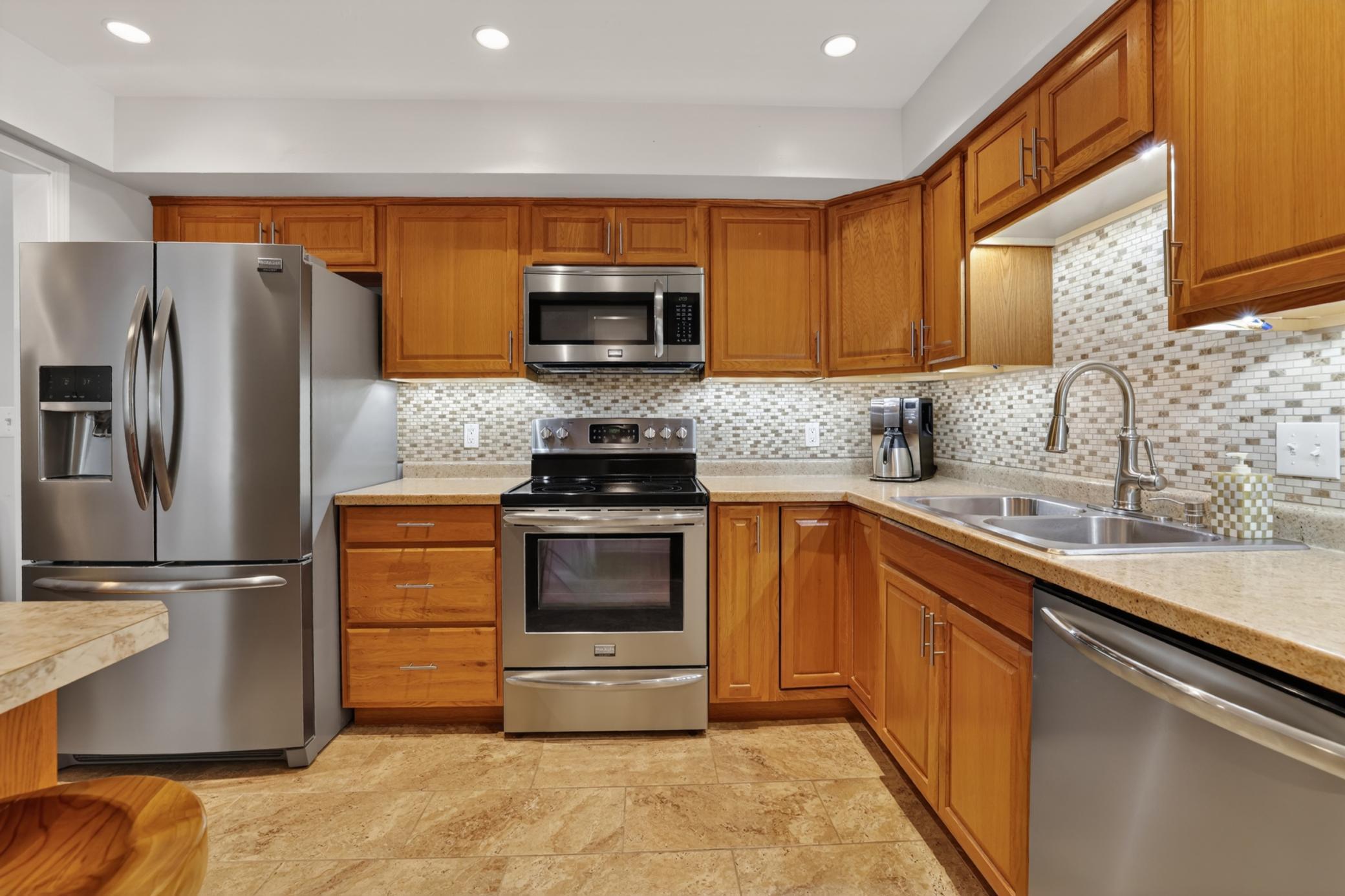 2055 Carriage Drive Southwest, Unit 2055H Rochester, MN 55902 - Photo 3 of 45