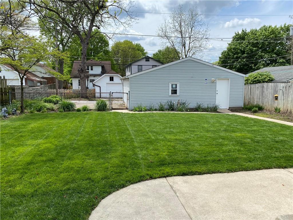 34 North Ridgeview Drive Indianapolis, IN 46219 - Photo 3 of 36 Gallery Image 3