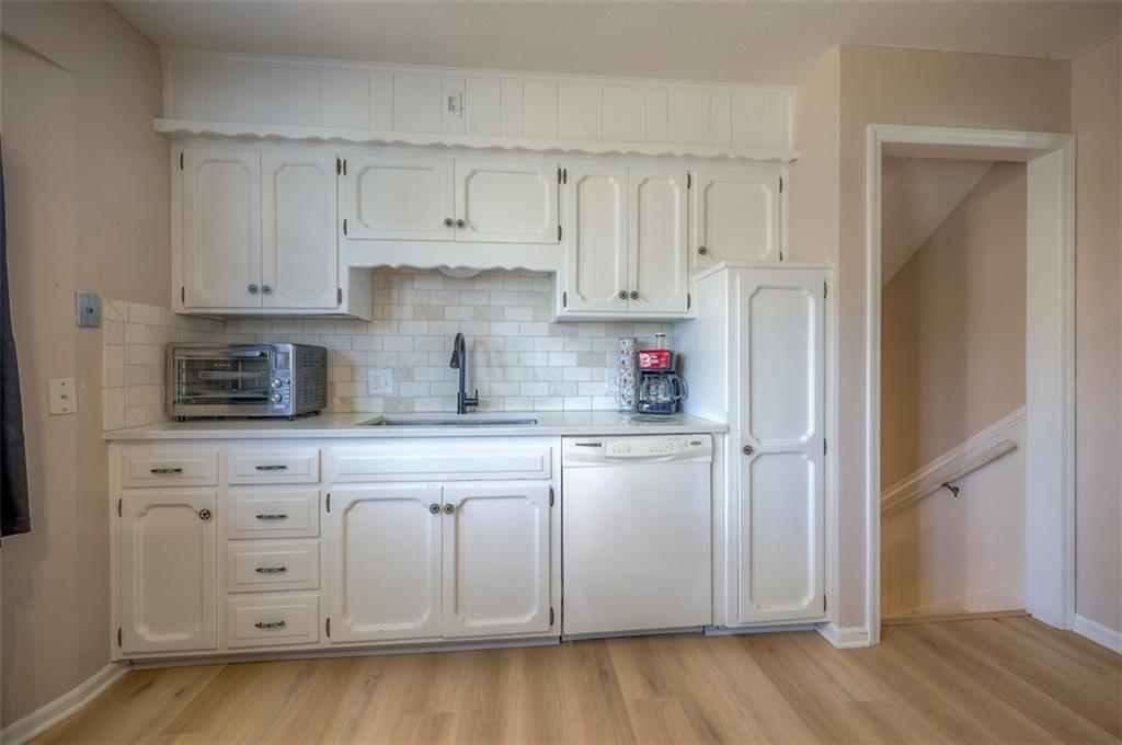 4931 Bluejacket Street Shawnee, KS 66203 - Photo 12 of 36