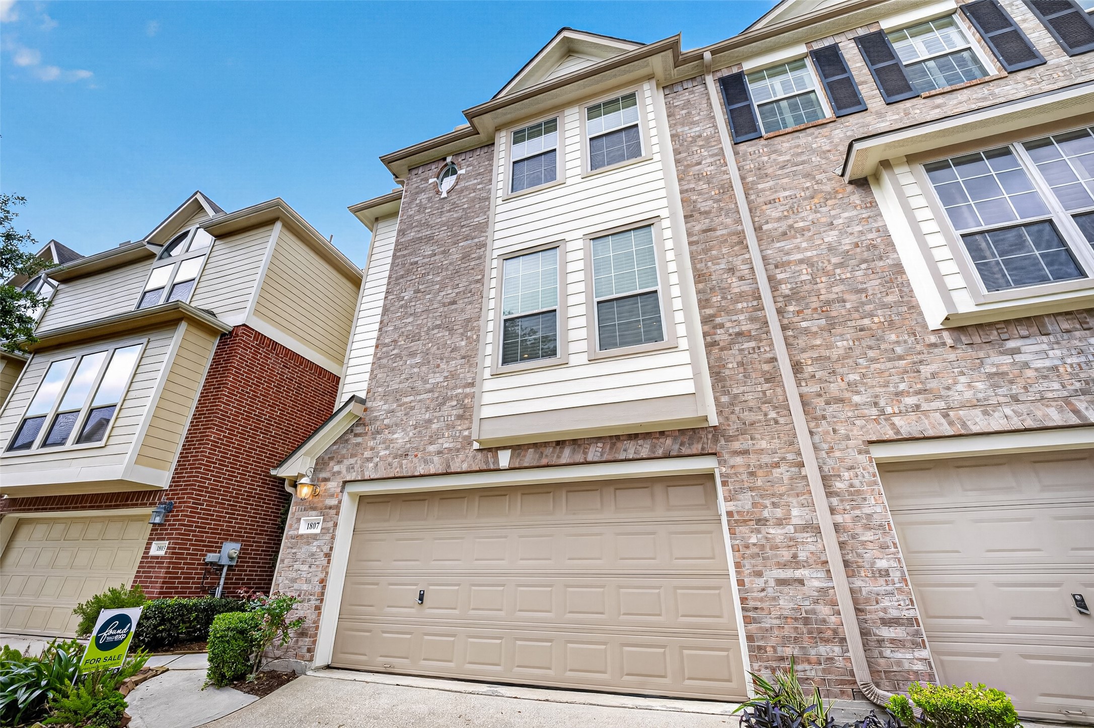 1807 Stacy Crest Houston, TX 77008 - Photo 6 of 35