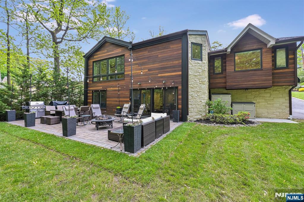 655 Floyd Street Englewood Cliffs, NJ 07632 - Photo 44 of 49