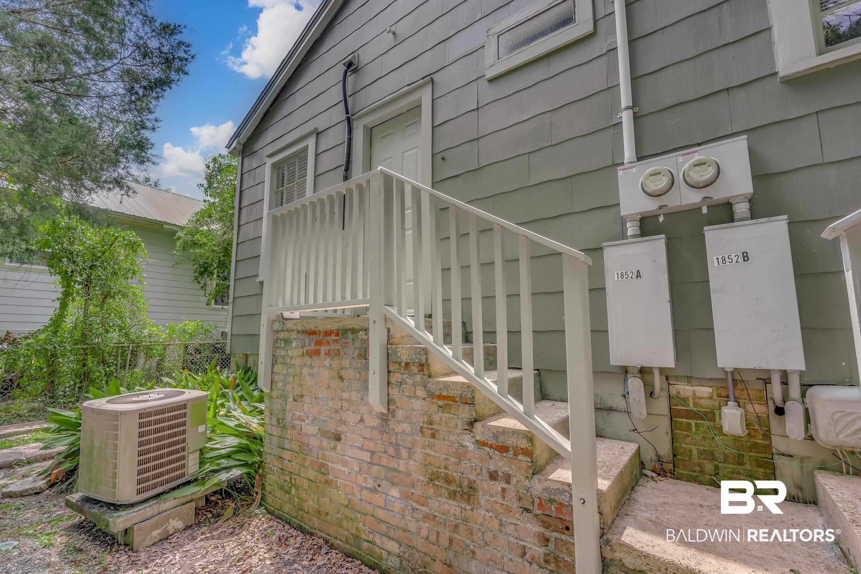 1852 Old Shell Road Mobile, AL 36607 - Photo 23 of 26 Doorway to property