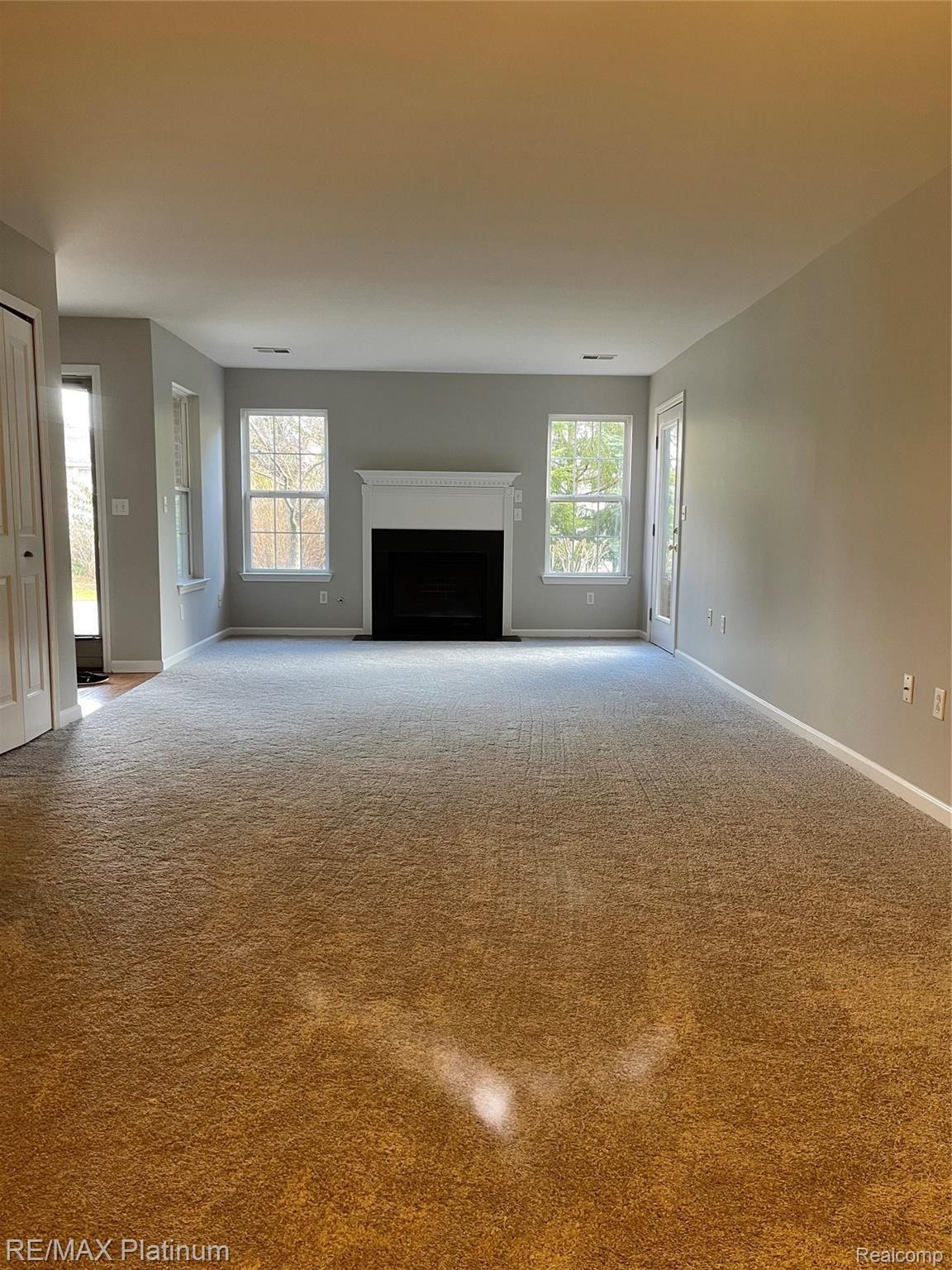 4027 Hampton Ridge Boulevard Howell, MI 48843 - Photo 3 of 12 IMG_3568.jpg