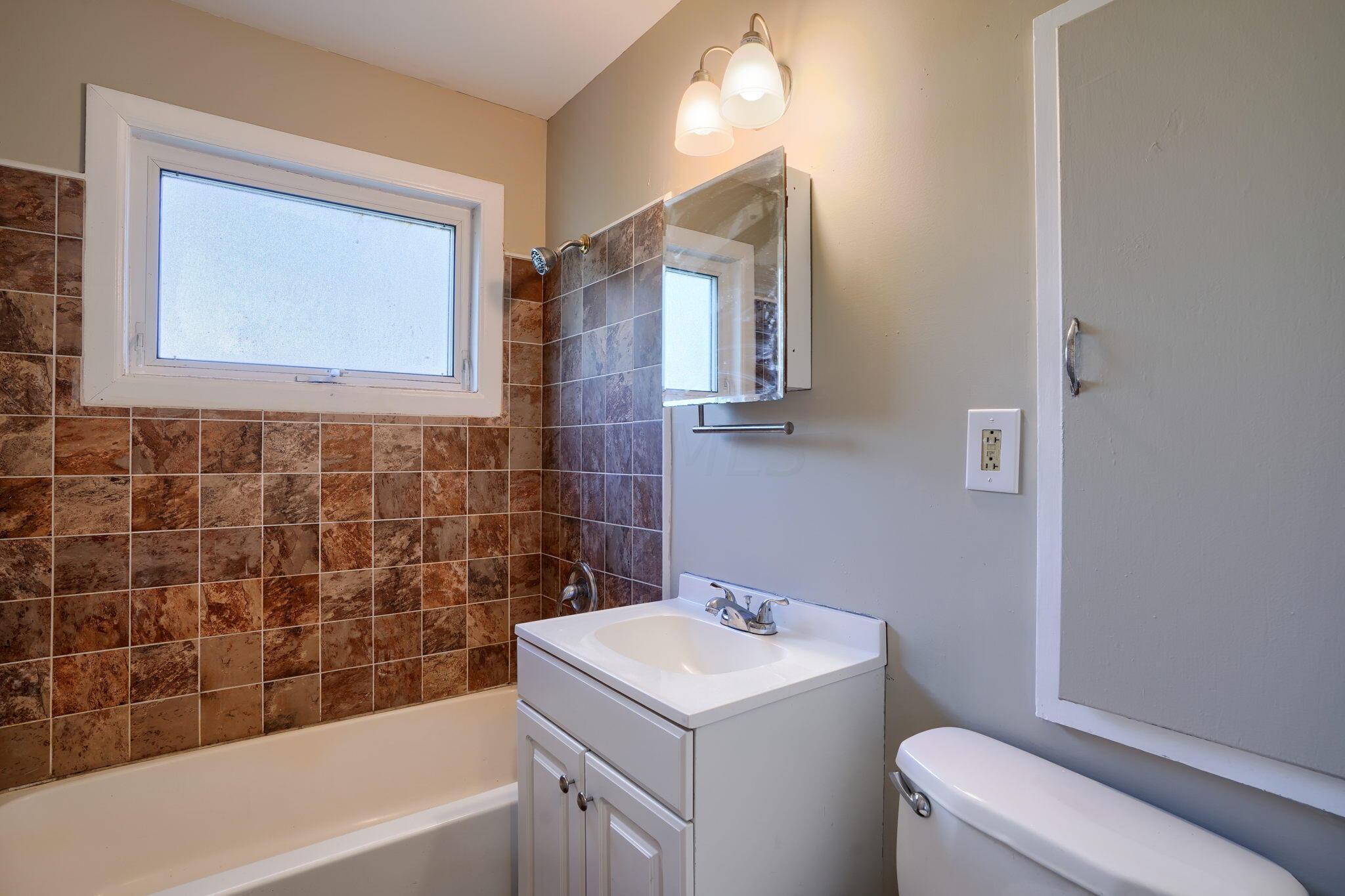 969 Bucknell Road Columbus, OH 43213 - Photo 17 of 34 969 Bucknell Rd (32)
