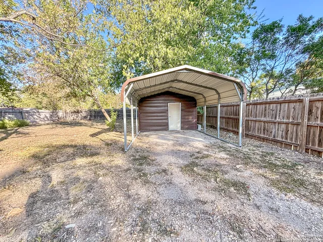 $850 | 162 West Faust Street, New Braunfels, TX 78130