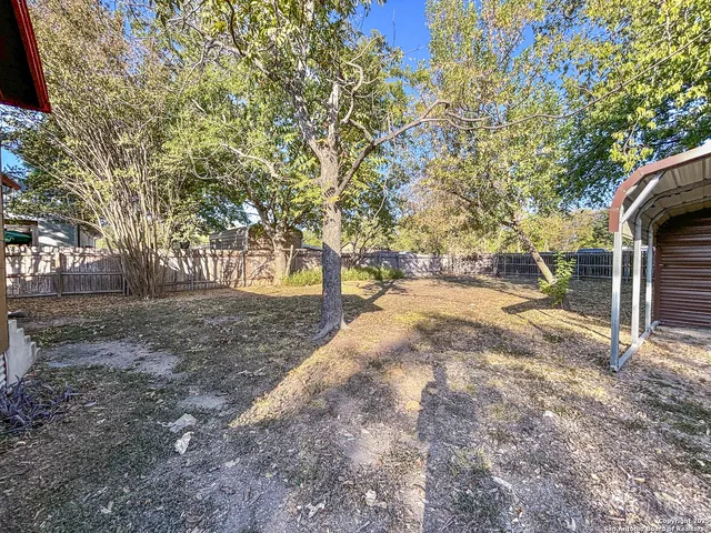 $850 | 162 West Faust Street, New Braunfels, TX 78130