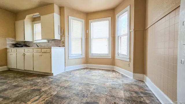 $850 | 162 West Faust Street, New Braunfels, TX 78130