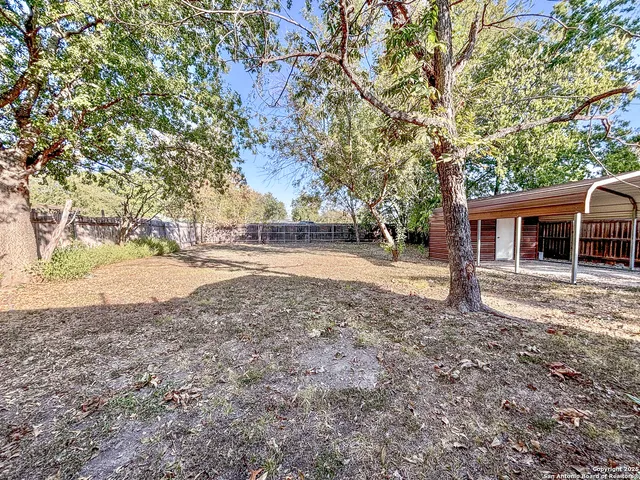 $850 | 162 West Faust Street, New Braunfels, TX 78130