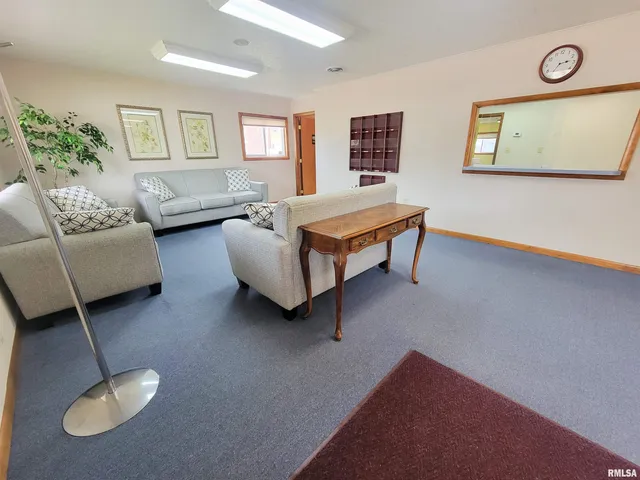 $149,000 | 119 West 2nd Street, Flora, IL 62839