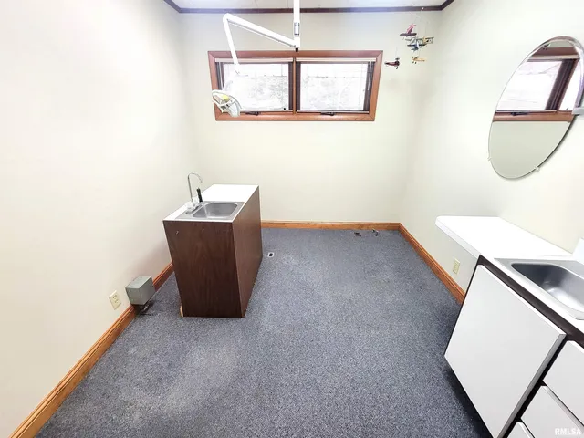 $149,000 | 119 West 2nd Street, Flora, IL 62839