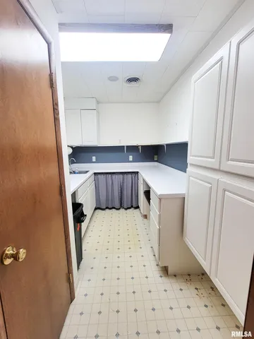 $149,000 | 119 West 2nd Street, Flora, IL 62839