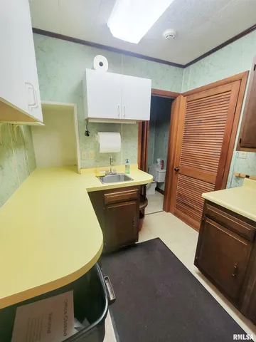 $149,000 | 119 West 2nd Street, Flora, IL 62839