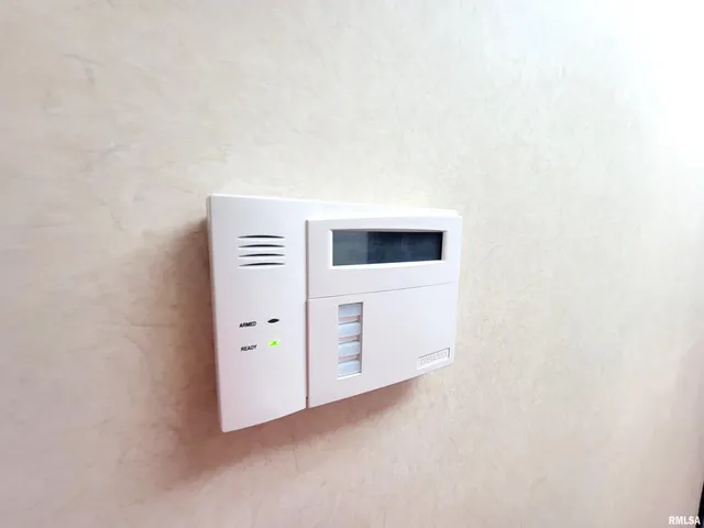 $149,000 | 119 West 2nd Street, Flora, IL 62839