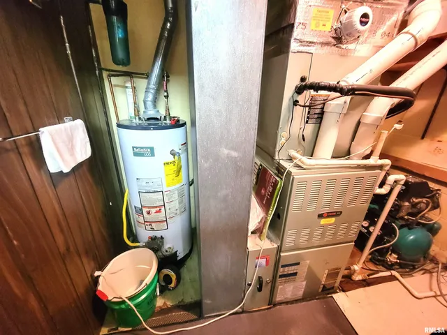 $149,000 | 119 West 2nd Street, Flora, IL 62839