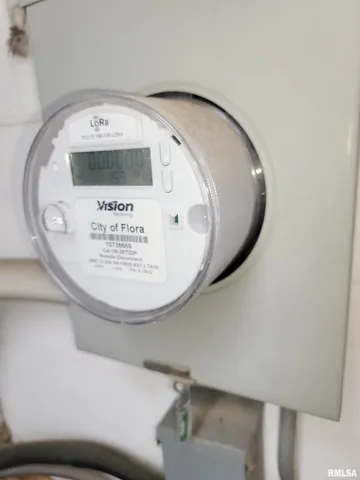 $149,000 | 119 West 2nd Street, Flora, IL 62839