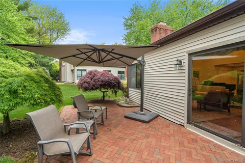 $2,300,000 | 111 Dove Hill Drive, Manhasset, NY 11030