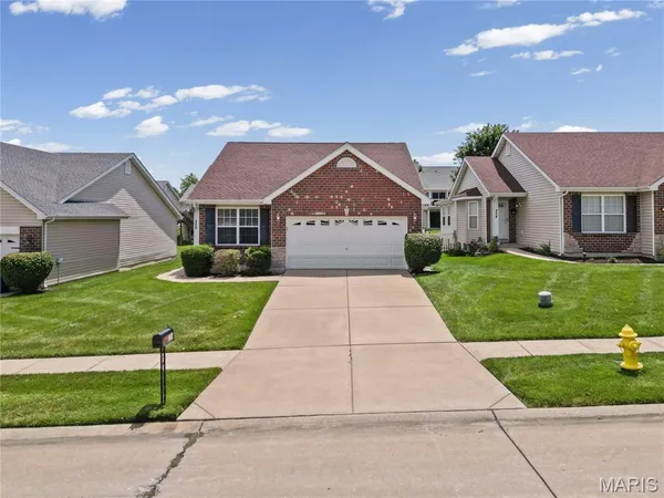 $295,000 | 226 Stone Run Boulevard, Wentzville, MO 63385