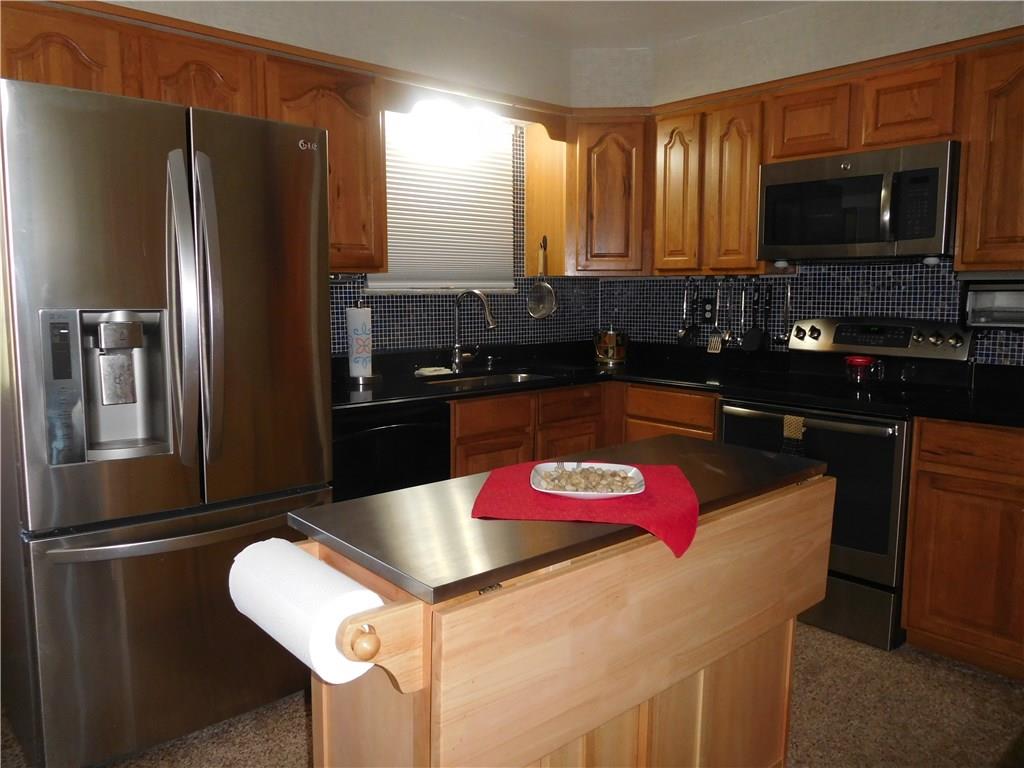 36 B Roberts Road Washington, PA 15301 - Photo 3 of 24