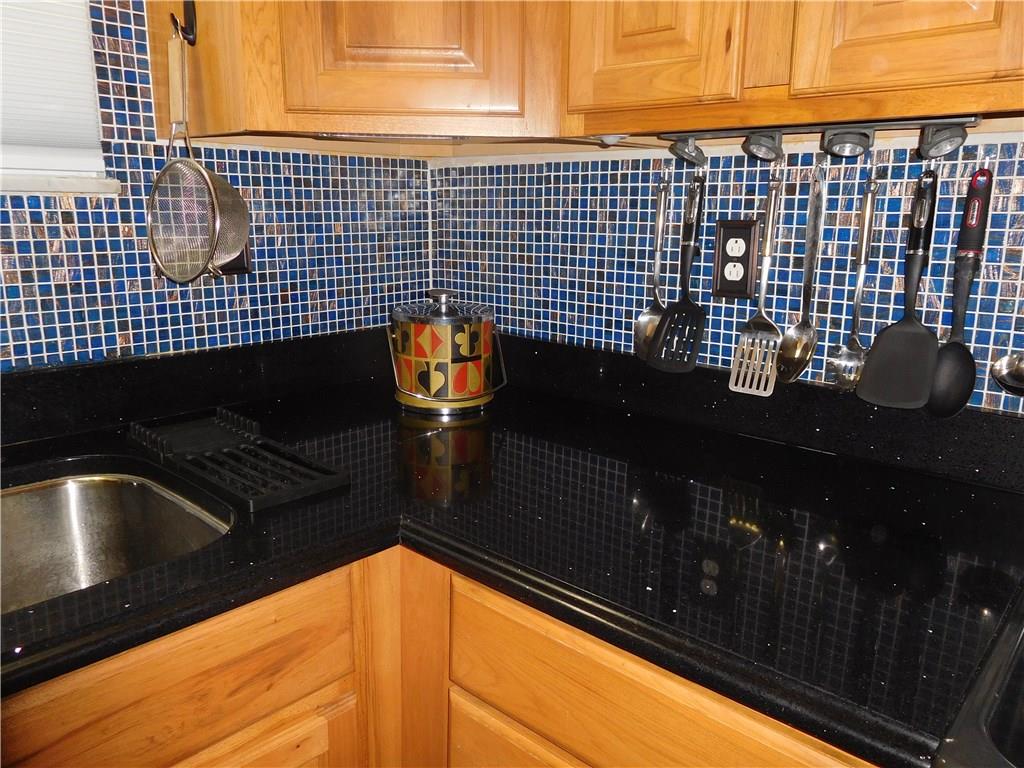36 B Roberts Road Washington, PA 15301 - Photo 4 of 24