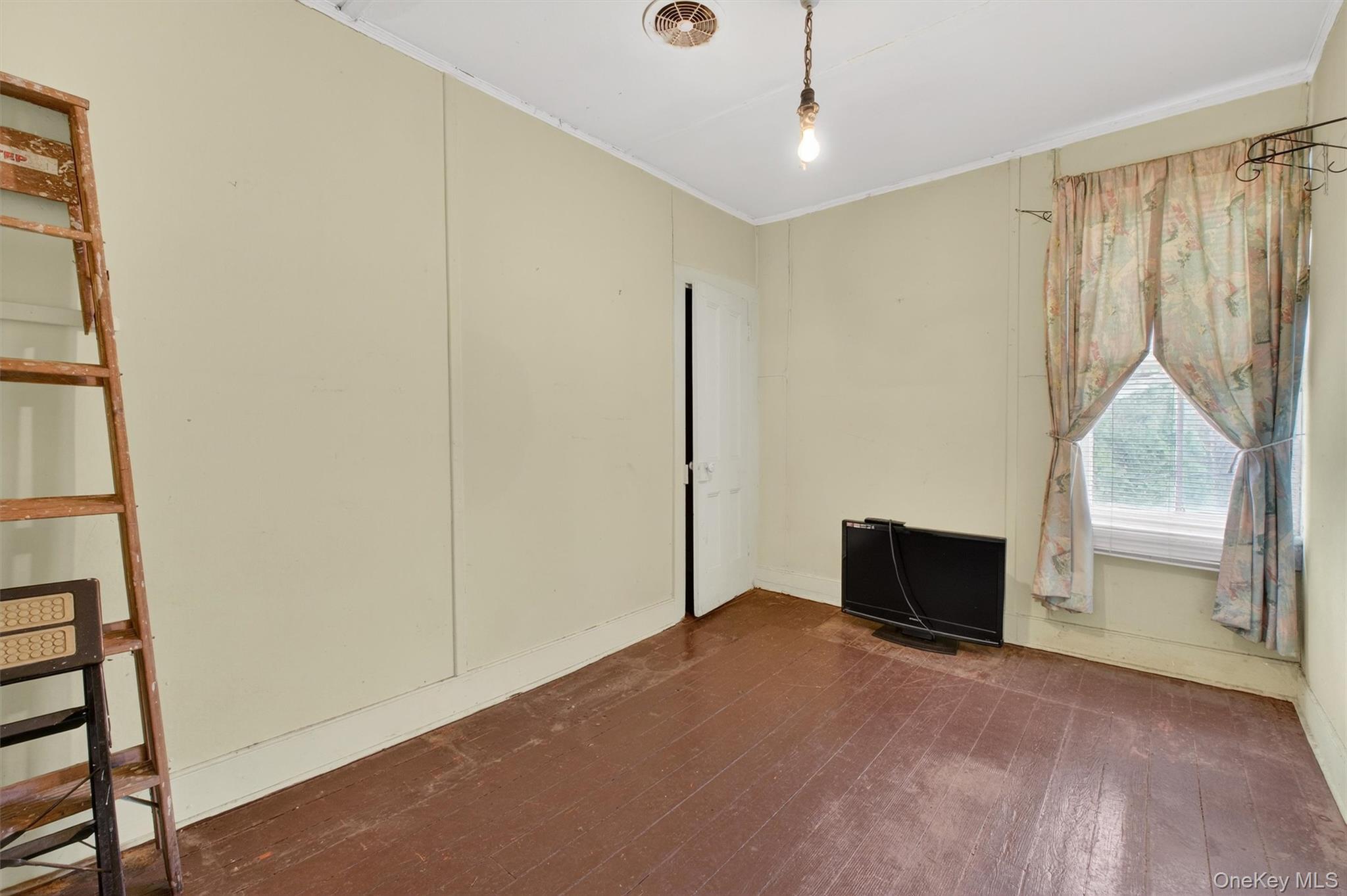 16 Hamilton Road Wappingers Falls, NY 12590 - Photo 13 of 36 Bedroom 1