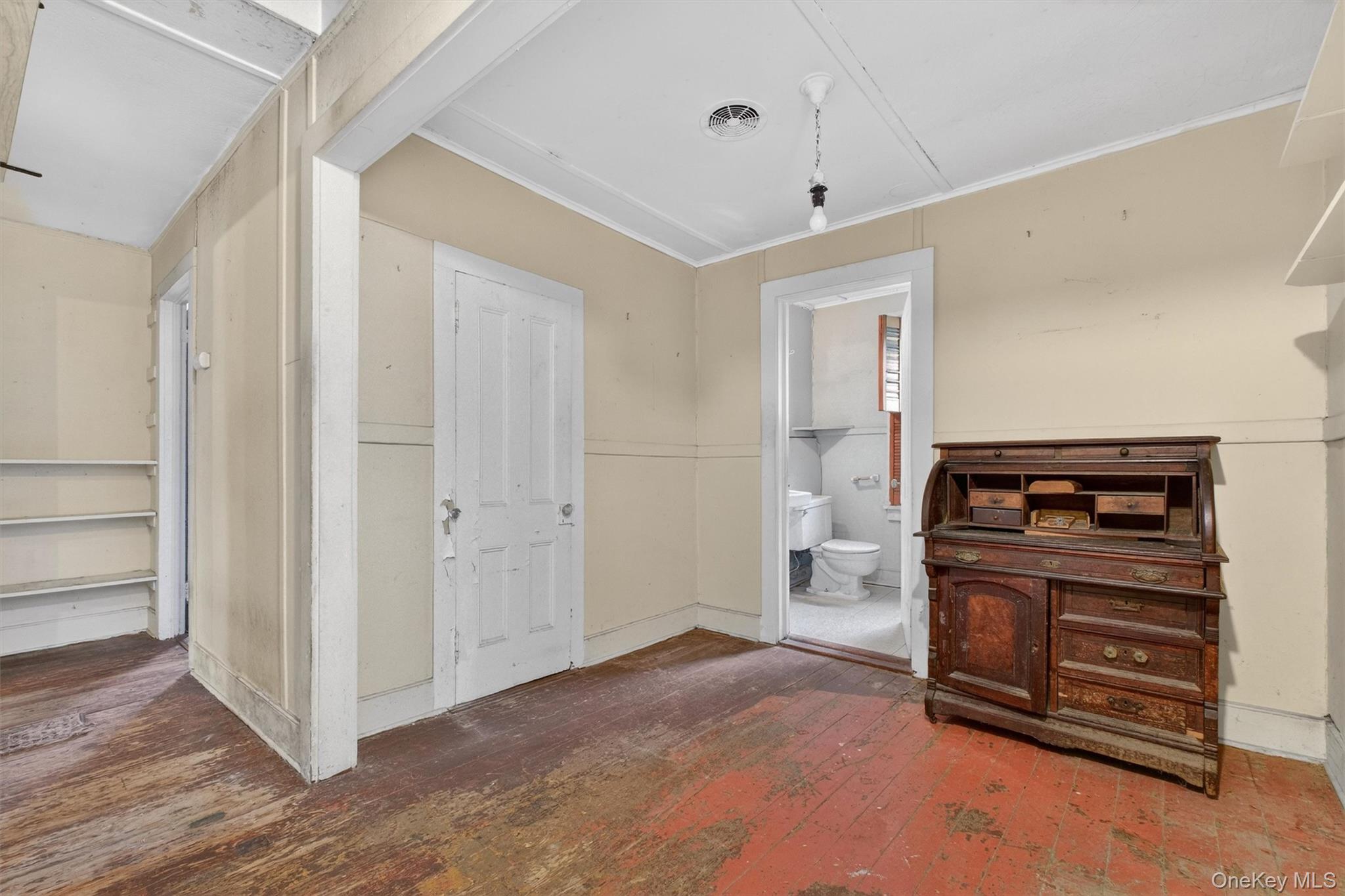 16 Hamilton Road Wappingers Falls, NY 12590 - Photo 10 of 36 Second floor landing