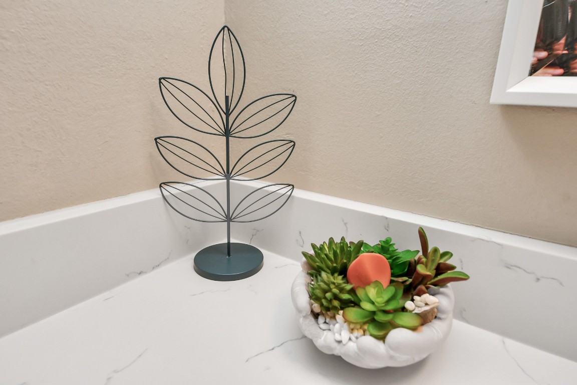 25803 Timber Lakes Drive Spring, TX 77380 - Photo 34 of 48 a vase of flowers sitting on a table