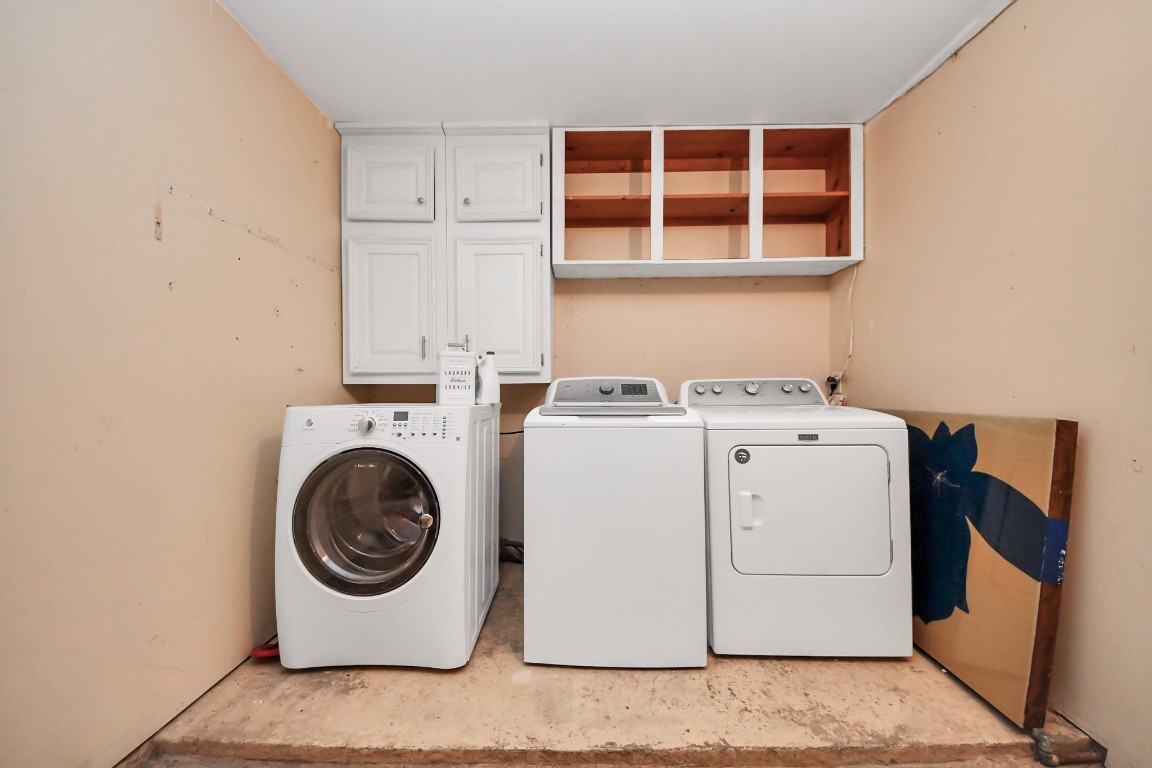 25803 Timber Lakes Drive Spring, TX 77380 - Photo 42 of 48 a utility room with dryer and washer
