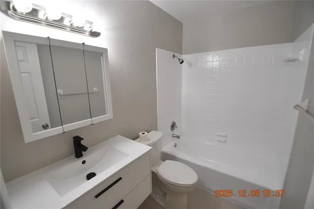 $1,695 | 705 2nd Avenue Northwest, Unit A, Ruskin, FL 33570