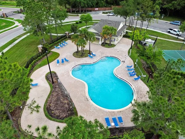 $329,900 | 15350 Oak Apple Court, Unit 17B, Winter Garden, FL 34787