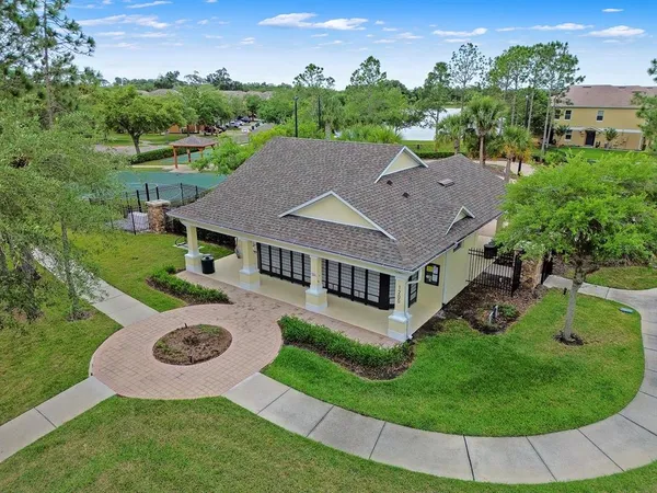 $329,900 | 15350 Oak Apple Court, Unit 17B, Winter Garden, FL 34787