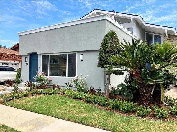 $2,585 | 3126 Lama Avenue, Unit A, Long Beach, CA 90808